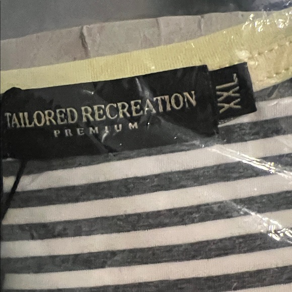 NWT Premium Yellow Short Sleeve shirt 🌺Sale - Picture 6 of 8